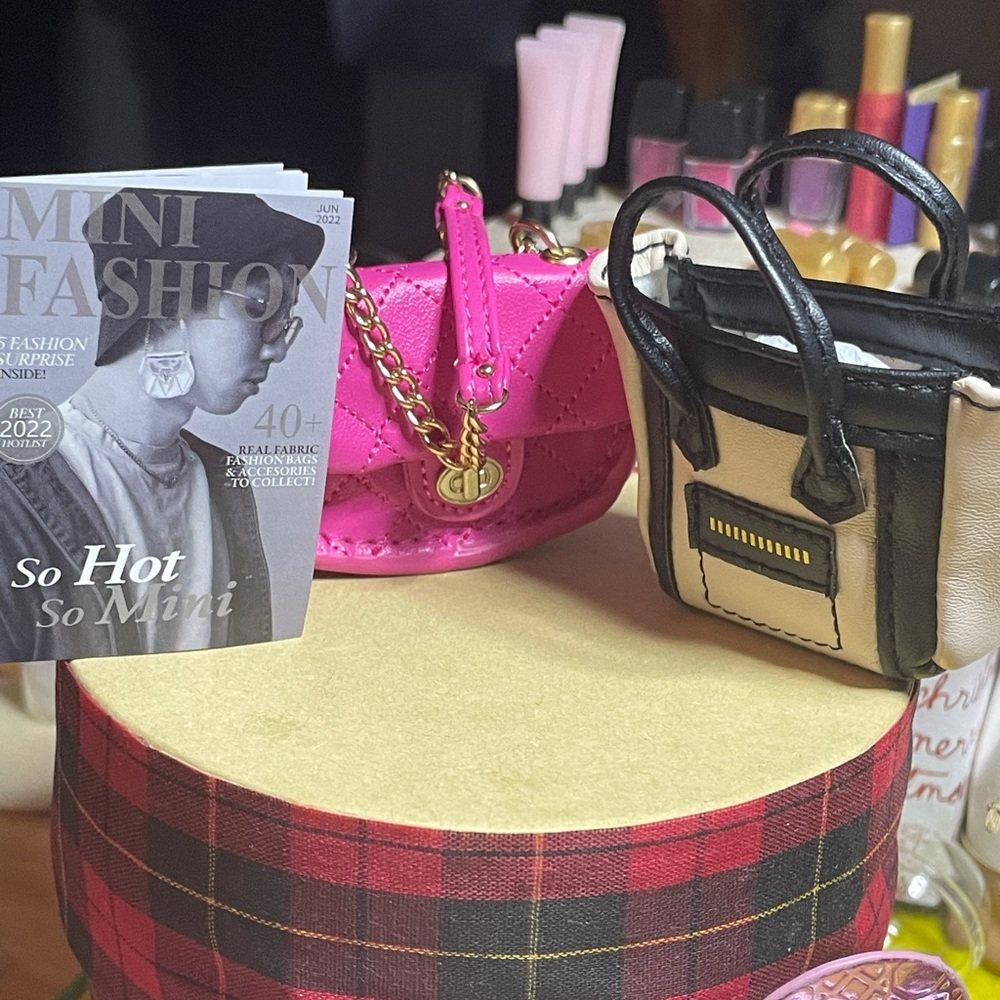 Zuru Mini Fashion 2 handbags and MF magazine